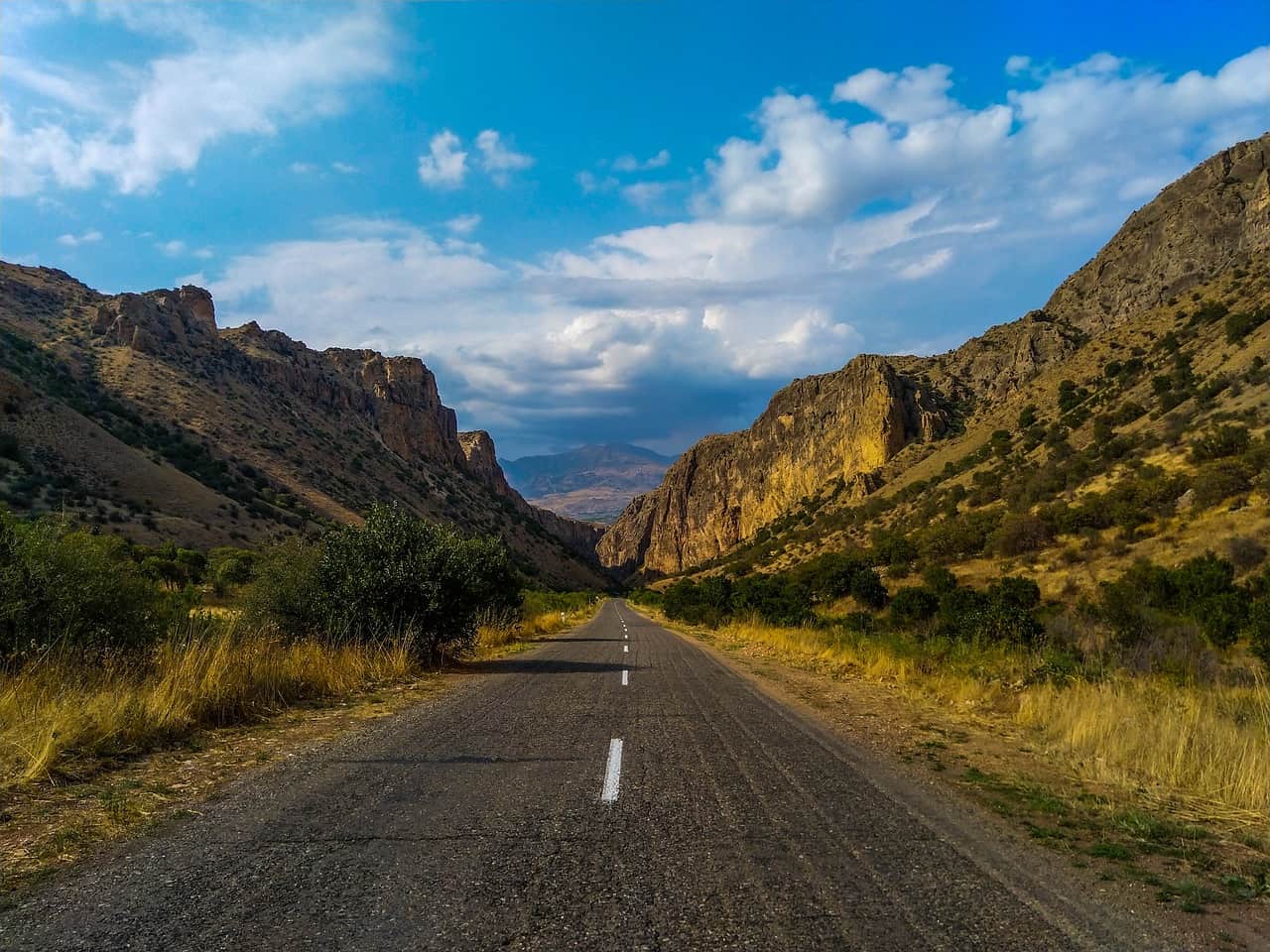 road, open, nature-4539981.jpg