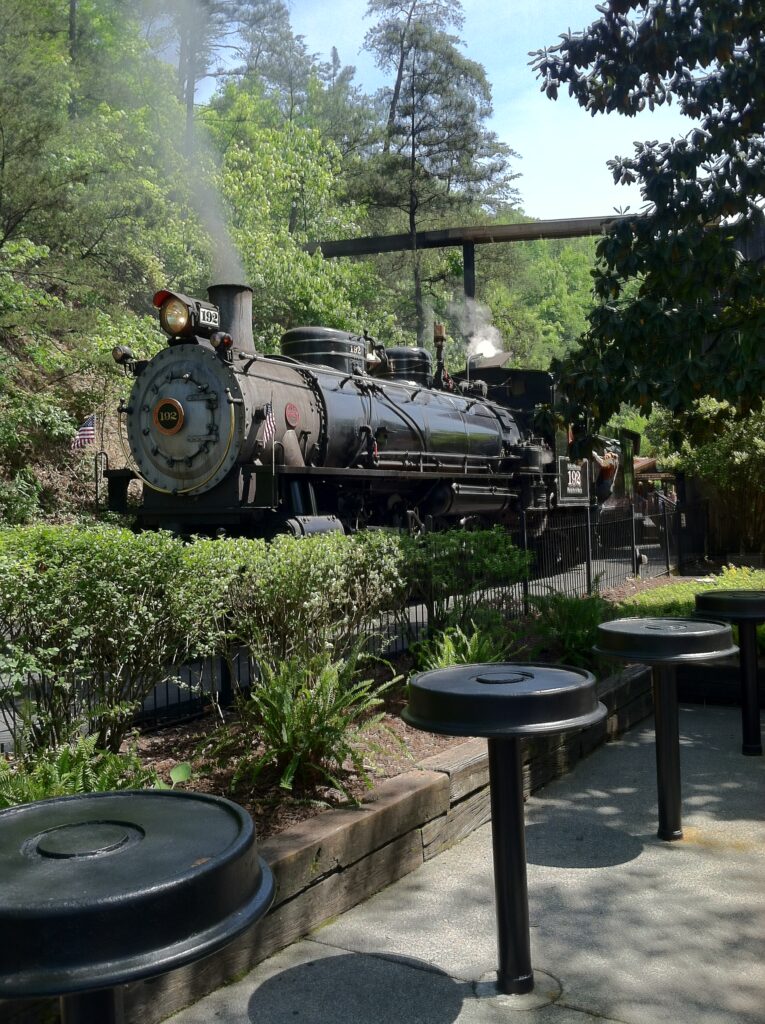 Klondike Katie at Dollywood