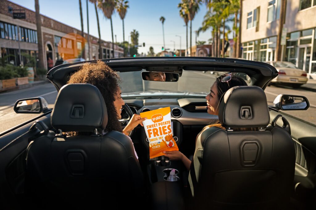 eating snacks in car
